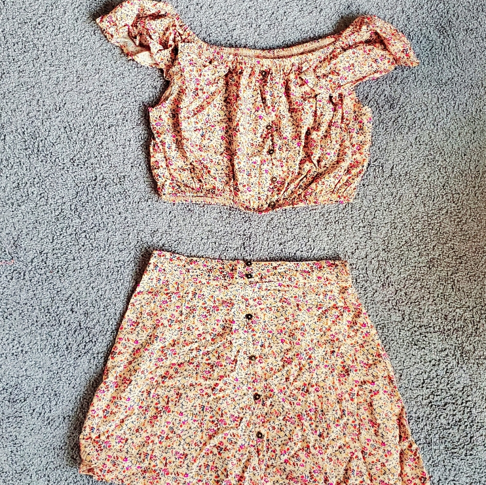 2 piece set - skirt and crop top